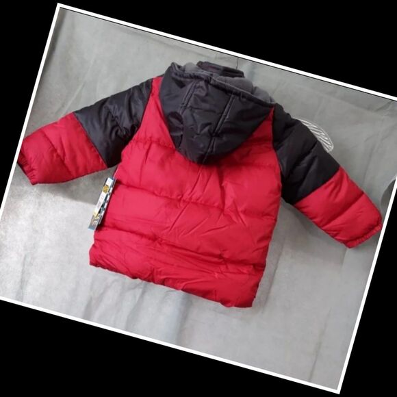 NWT Xtreme Red/Black Hooded puffer Coat 4T. Water & Wind resistant - Picture 3 of 4